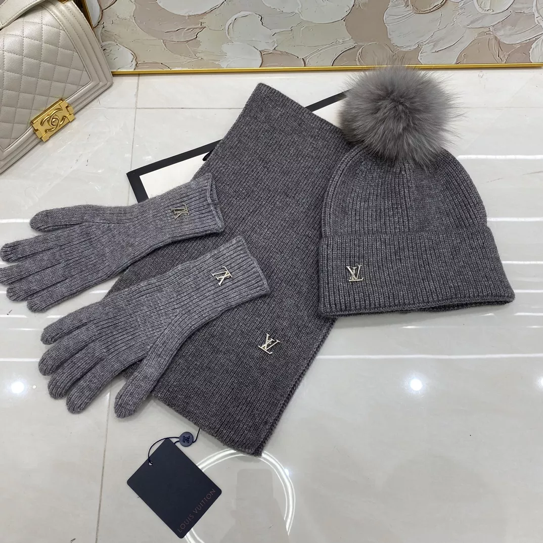 louis vuitton lv hat and echapres and glove set s_127aa6b